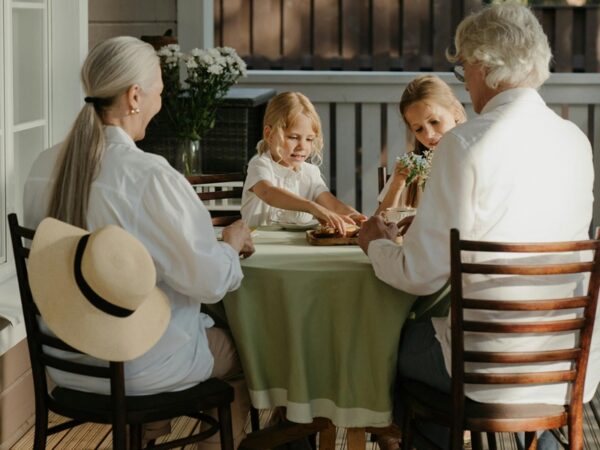 A INFLUÊNCIA DOS AVÓS NAS FAMÍLIAS